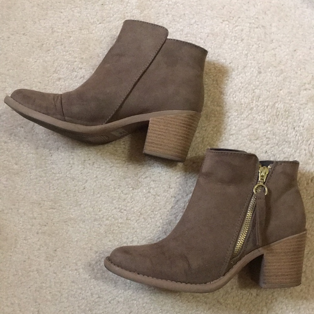 Qupid ankle booties 6.5